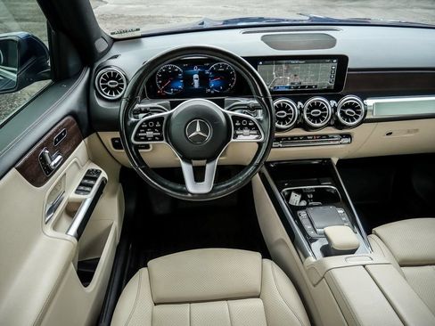 Used 2021 Mercedes-Benz GLB 250 4MATIC image 29