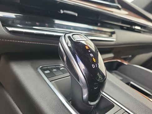 Used 2023 Cadillac Escalade ESV Premium Luxury image 39