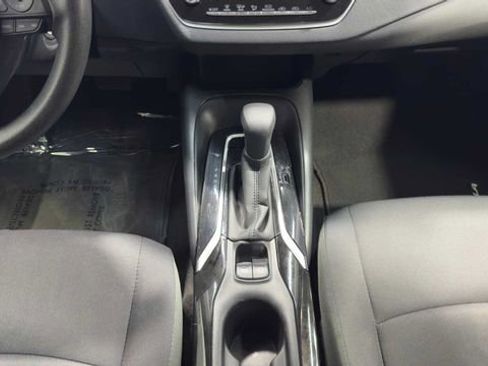 Used 2021 Toyota Corolla LE FWD image 17