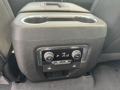 Used 2024 Chevrolet Suburban RST AWD/4WD image 27
