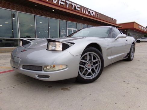 Used 2004 Chevrolet Corvette Z06 RWD image 2