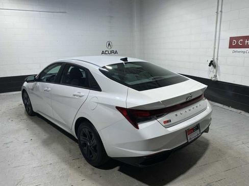 Used 2023 Hyundai Elantra SEL FWD image 4
