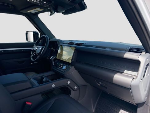 New 2026 Land Rover Defender 110 X-Dynamic SE AWD/4WD image 14