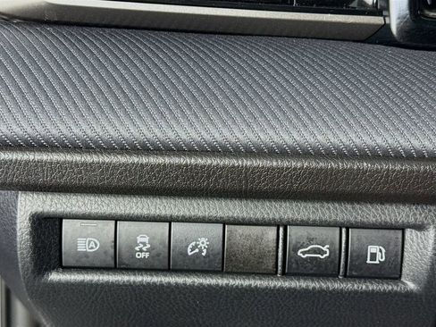 Used 2025 Toyota Camry SE w/ Convenience Package image 14