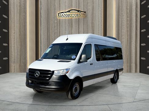 Used 2025 Mercedes-Benz Sprinter 2500 image 3