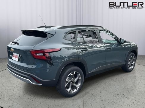 New 2026 Chevrolet Trax LT w/ Driver Confidence Package image 6