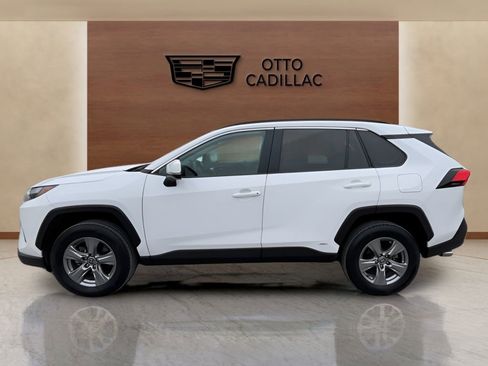 Used 2022 Toyota RAV4 XLE w/ Carpet Mat Package (TMS) image 2