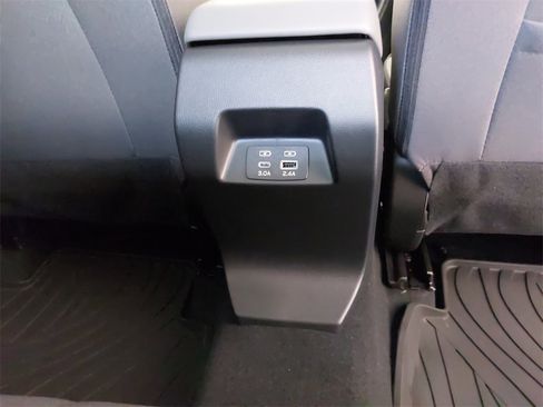 Used 2025 Subaru Crosstrek 2.0i Premium image 14