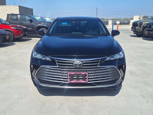 Used 2019 Toyota Avalon XLE w/ Carpet Mat Package FWD image 2
