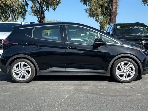 Used 2023 Chevrolet Bolt LT FWD image 4