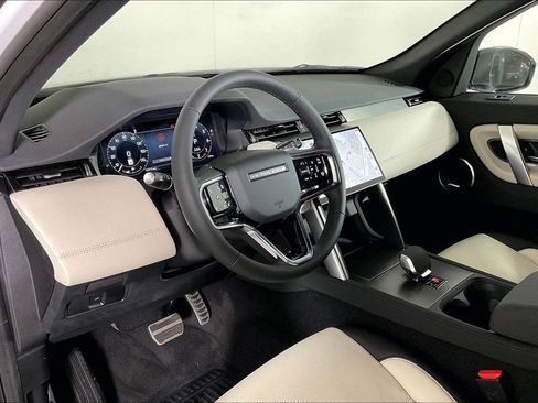New 2026 Land Rover Discovery Sport Landmark AWD/4WD image 4