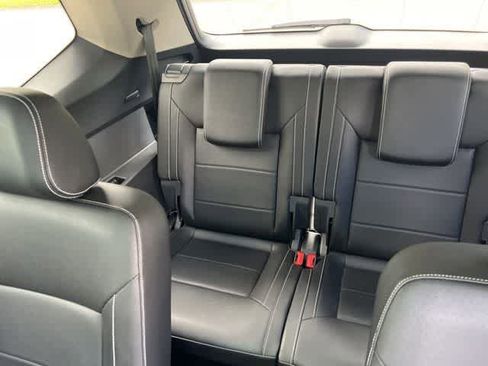 Used 2023 Volkswagen Atlas SEL R-Line AWD/4WD image 10