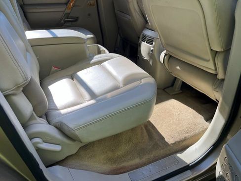 Used 2004 INFINITI QX56 4WD w/ Smart Vision Pkg image 12