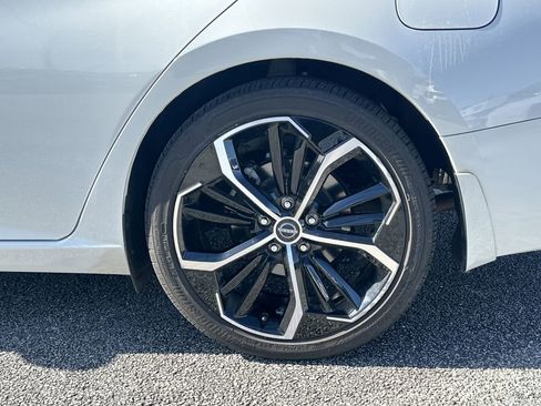 Used 2024 Nissan Altima 2.5 SR w/ SR Premium Package image 20