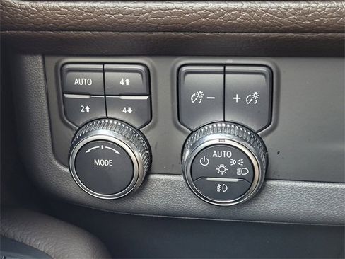 Used 2023 GMC Yukon Denali image 17