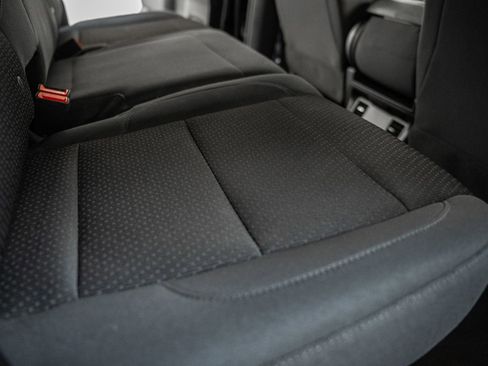 Used 2024 Chevrolet Silverado 2500 Custom image 40