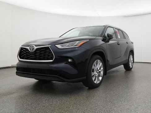 New 2026 Toyota Highlander Limited image 32