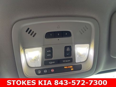 Used 2017 Chevrolet Malibu LT image 22