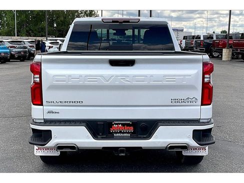Used 2024 Chevrolet Silverado 1500 High Country AWD/4WD image 4