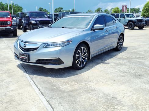 Used 2016 Acura TLX w/ Technology Package FWD image 3