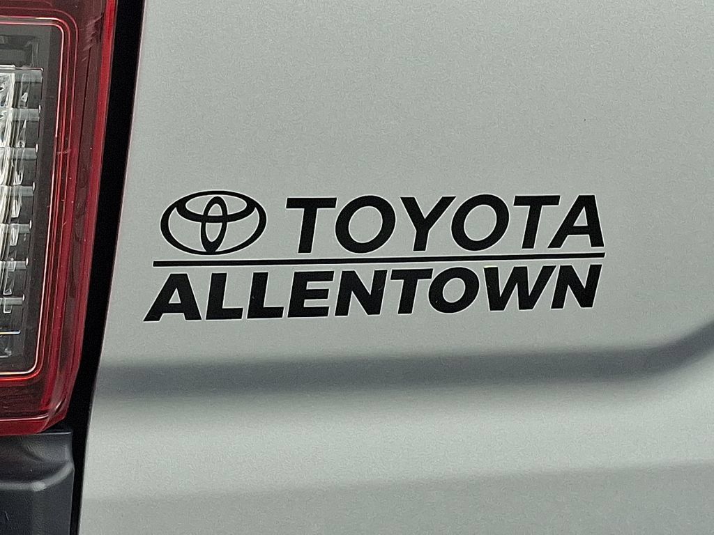 Used 2022 Toyota Tacoma SR RWD image 30