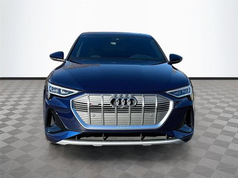 Used 2023 Audi e-tron Premium Plus w/ Premium Plus Package AWD/4WD image 2