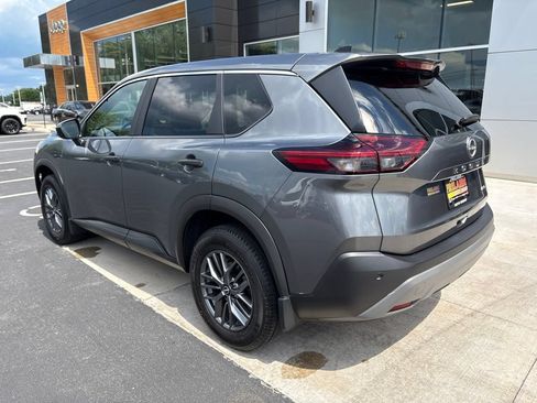 Used 2023 Nissan Rogue S AWD/4WD image 3