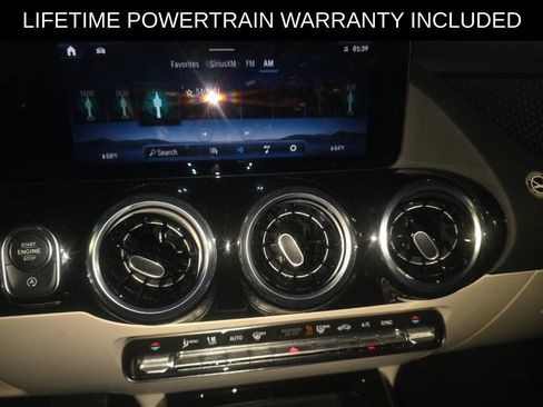 Used 2025 Mercedes-Benz GLA 250 4MATIC image 14