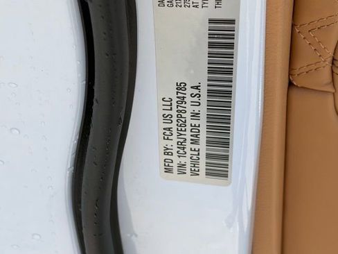 Used 2023 Jeep Grand Cherokee Summit image 32