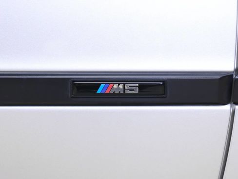 Used 2002 BMW M5 image 19