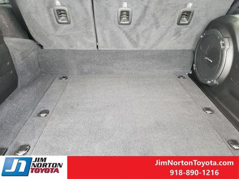 Used 2022 Jeep Wrangler Unlimited Sahara AWD/4WD image 31