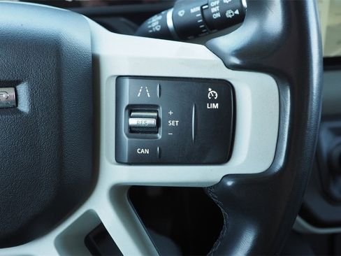 Used 2023 Land Rover Defender 110 SE image 30