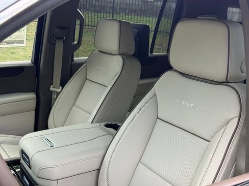 New 2026 GMC Yukon XL Denali w/ Denali Reserve Package AWD/4WD image 15