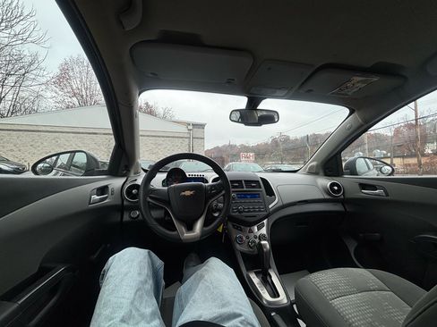 Used 2014 Chevrolet Sonic LS image 8