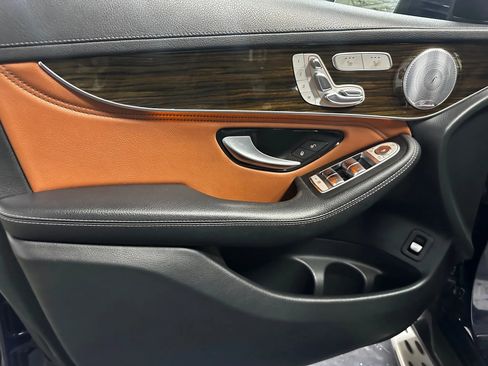 Used 2019 Mercedes-Benz GLC 300 4MATIC Coupe image 12