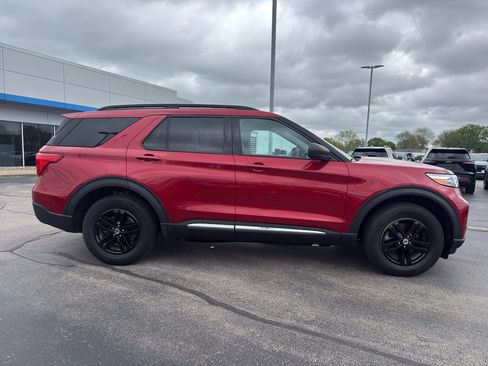 Used 2022 Ford Explorer XLT w/ Class IV Trailer Tow Package AWD/4WD image 4