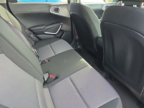 Used 2024 Kia Soul LX w/ Option Group 015 image 17