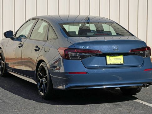 Used 2025 Honda Civic Sport image 43