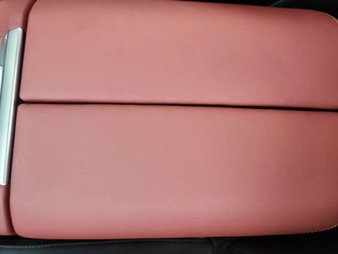 Used 2025 BMW X6 xDrive40i w/ Executive Package image 50