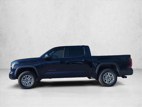 Used 2023 Toyota Tundra SR5 w/ SR5 Premium Package AWD/4WD image 5
