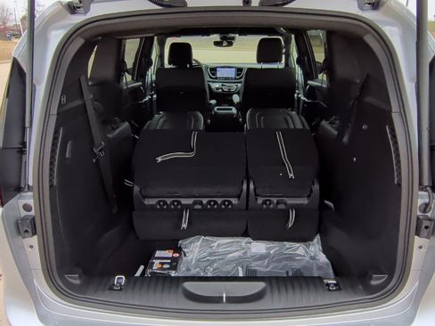 New 2026 Chrysler Pacifica Select image 43