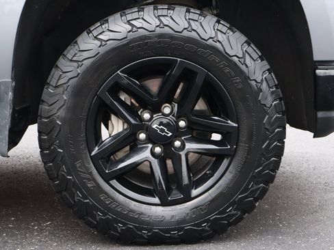 Used 2021 Chevrolet Silverado 1500 LT Trail Boss w/ LPO, Dark Essentials Package AWD/4WD image 22
