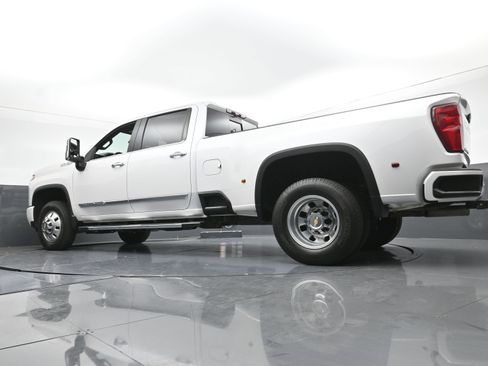 Used 2024 Chevrolet Silverado 3500 High Country w/ High Country Premium Package image 27