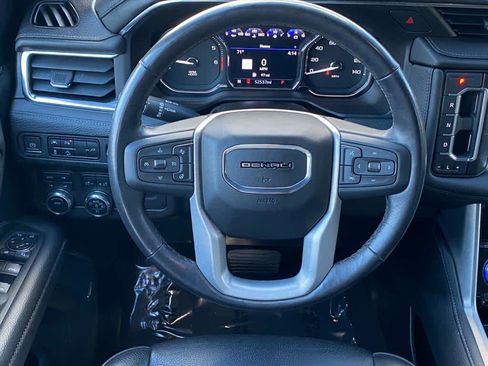 Used 2021 GMC Yukon XL Denali w/ LPO, Illumination Package image 6