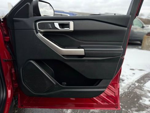 Certified 2023 Ford Explorer XLT image 15