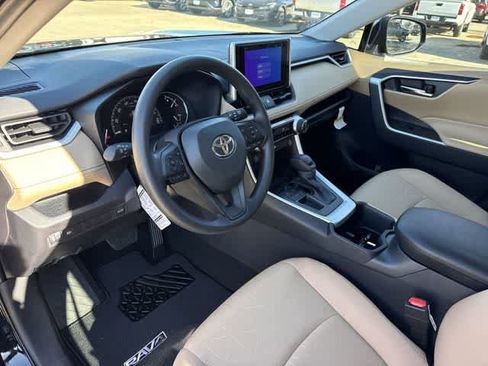 Used 2025 Toyota RAV4 XLE w/ Convenience Package image 10