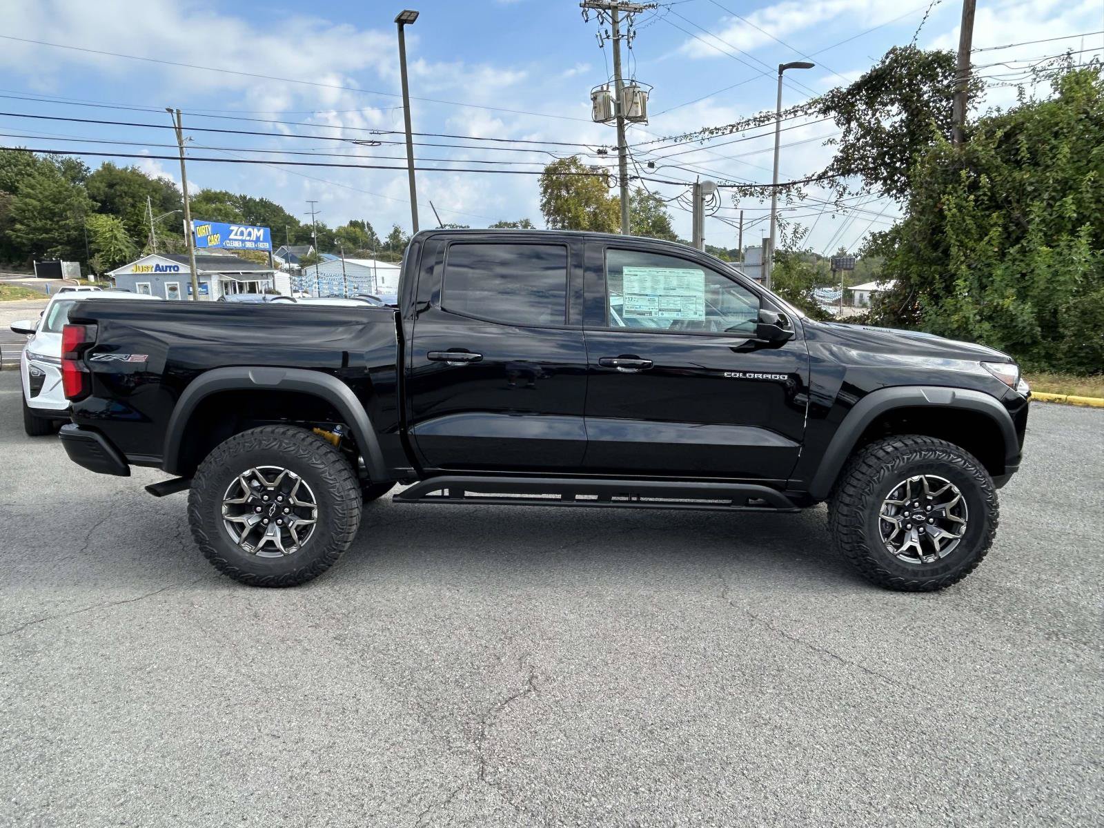 New 2026 Chevrolet Colorado ZR2 w/ Technology Package AWD/4WD image 8