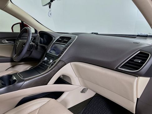 Used 2020 Lincoln Nautilus Reserve w/ Equipment Group 201A image 31