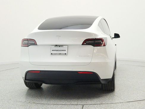 Used 2022 Tesla Model Y Long Range AWD/4WD image 6