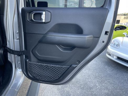 Used 2019 Jeep Wrangler Unlimited Sahara w/ Quick Order Package 24M Moab AWD/4WD image 39